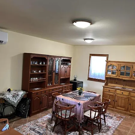 Nyarfa Vendeghaz Apartmán *